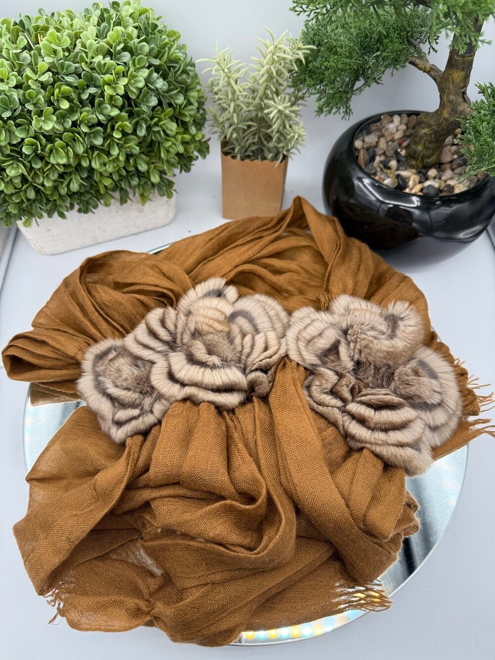 Fendi $1200 Fur Rose Trimmed Cashmere Silk Shawl Stole